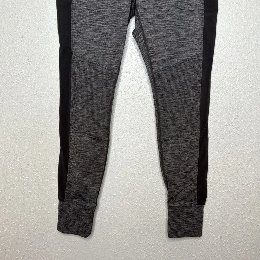 Athleta Women's Gray Excursion Hybrid Leggings Size Medium - Picture 5 of 6